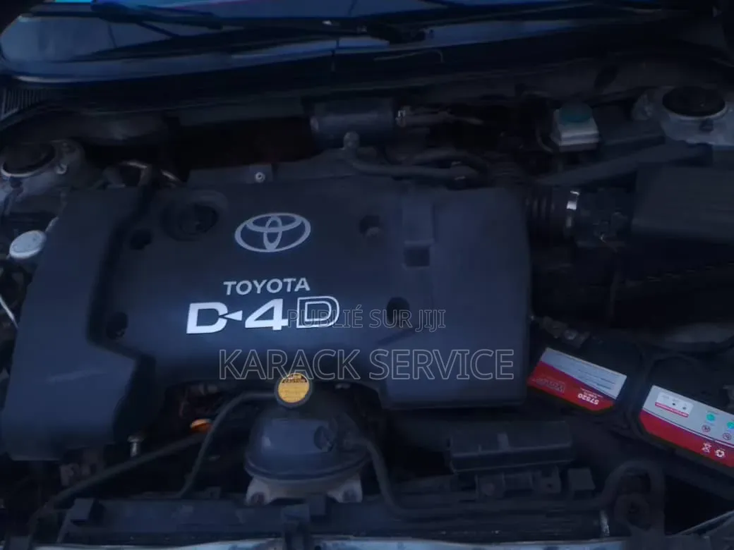 Toyota Avensis Verso 2010 Vert
