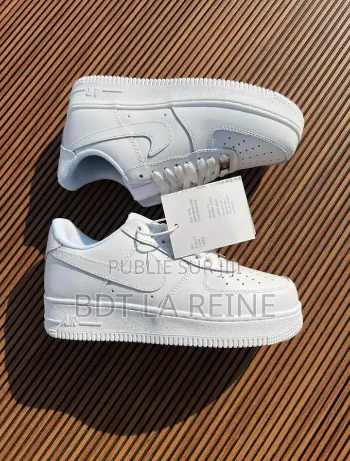 Air Force Blanche Et Noire.