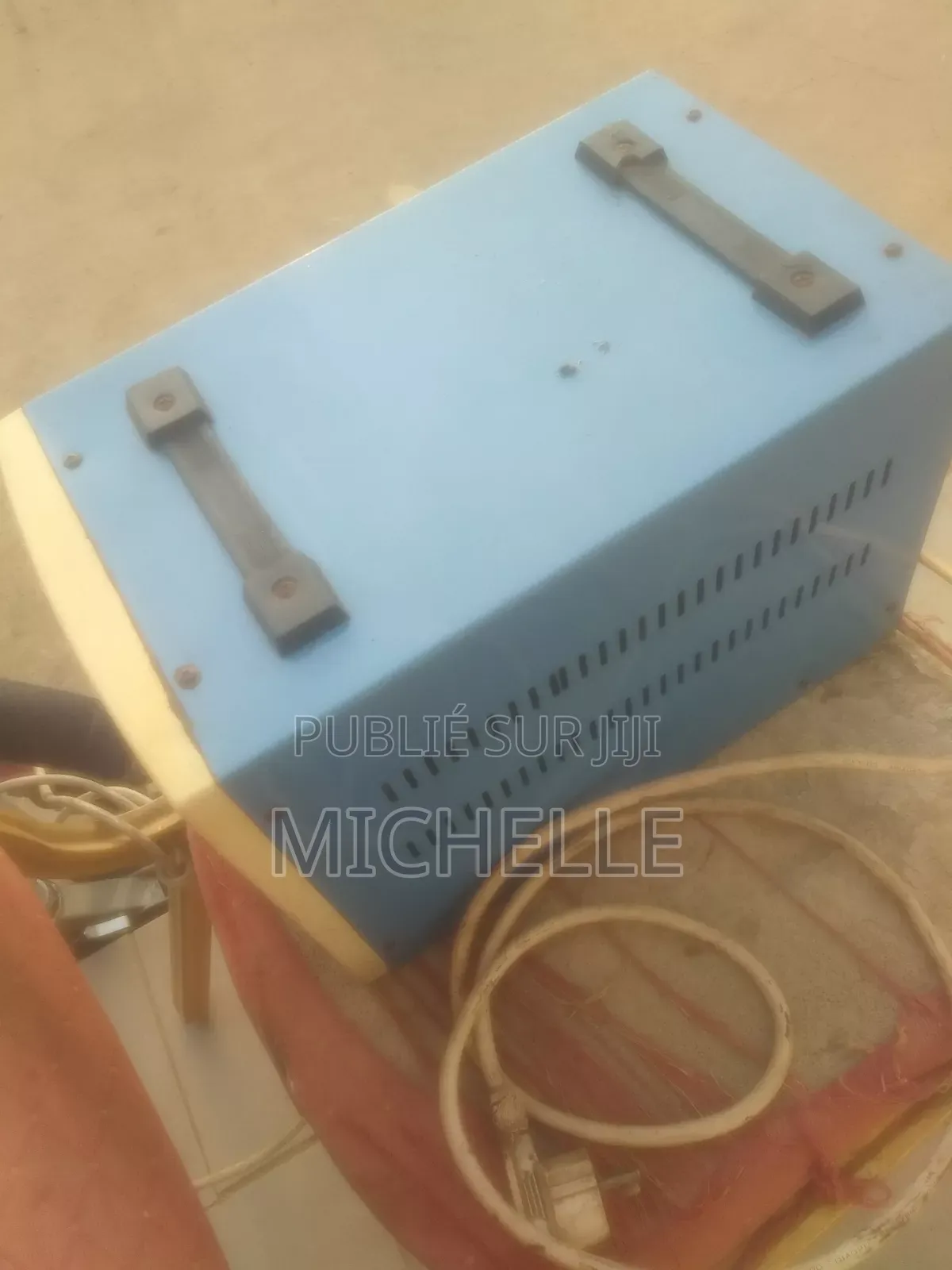 Élévateur 220v,3000mah