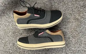 Paire De Chaussures