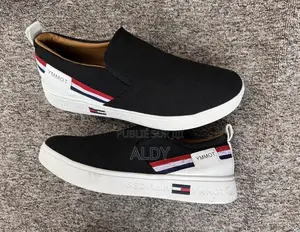 Paire De Chaussures