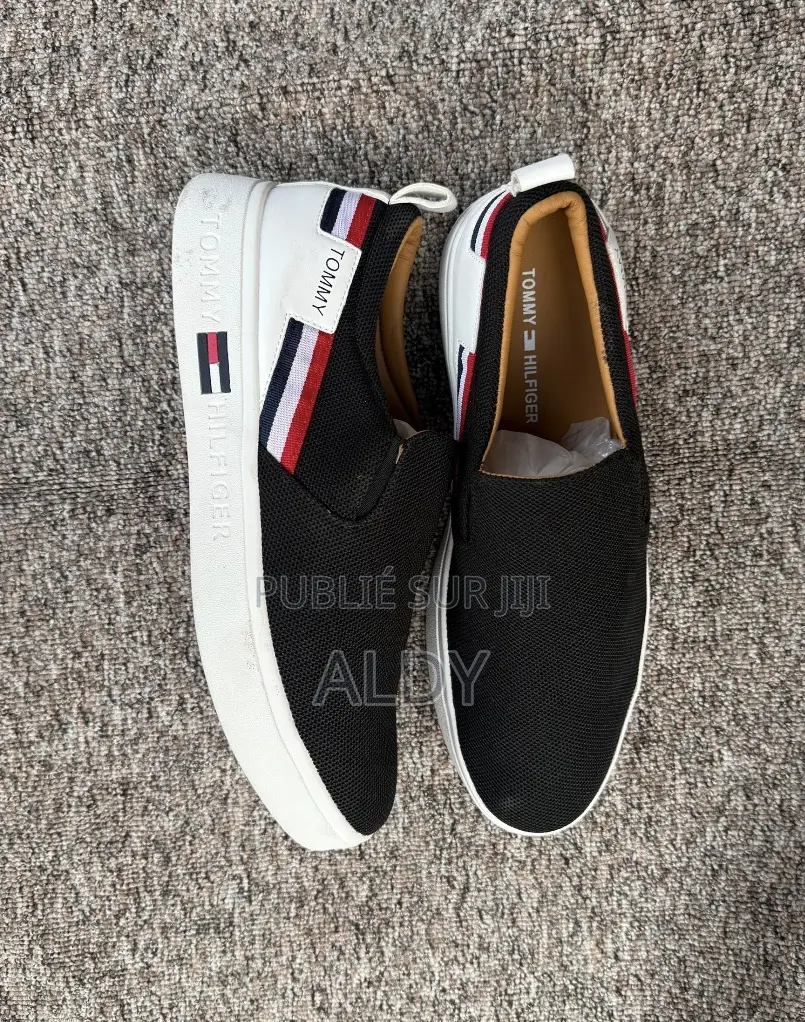 Paire De Chaussures