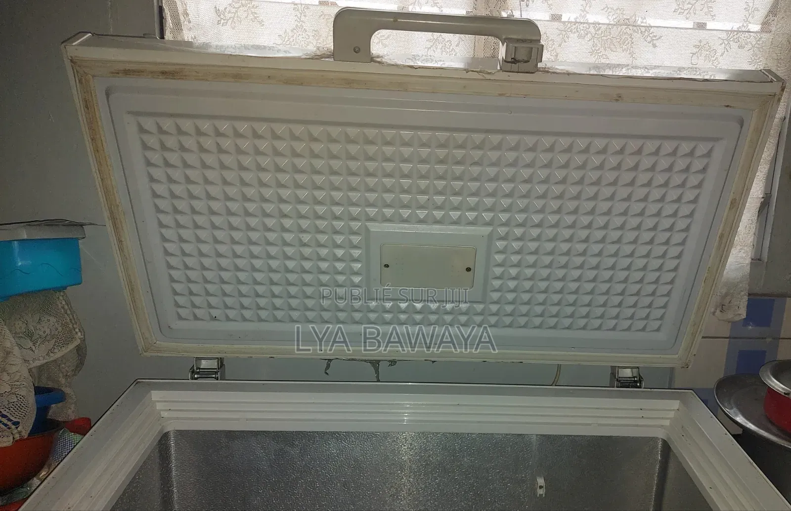 Congélateur À Vendre Marque Dima 280l, À Vendre en État !