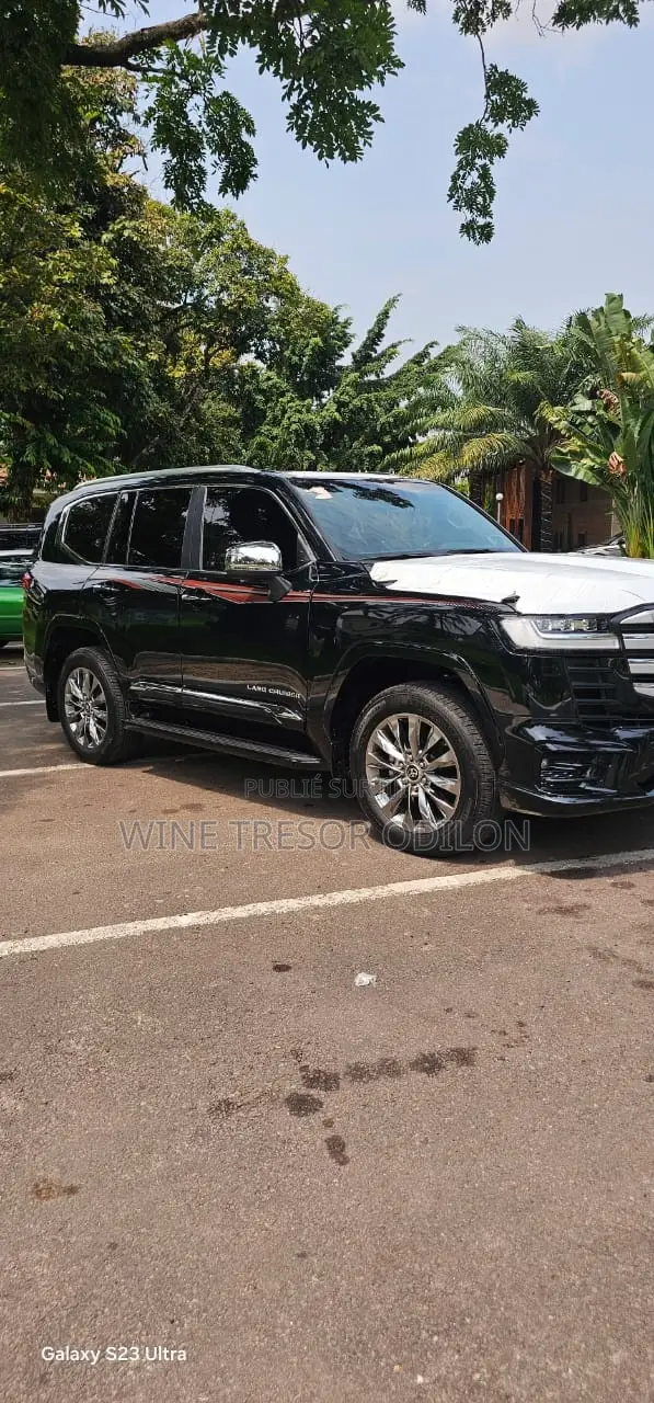 Nouveau Toyota Land Cruiser Base 4WD 2026 Noir