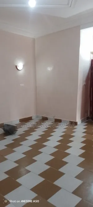 3chbre Appartement dans Brayann, Lumumba à Louer