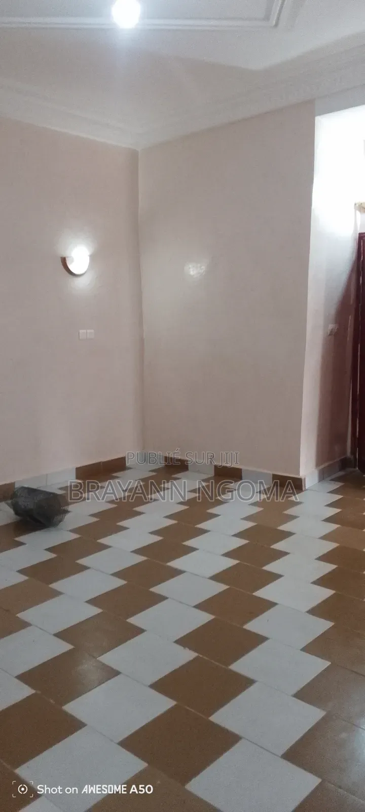3chbre Appartement dans Brayann, Lumumba à Louer