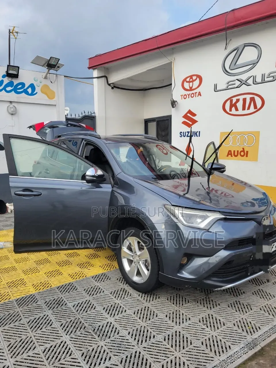 Toyota RAV4 2020 Gris