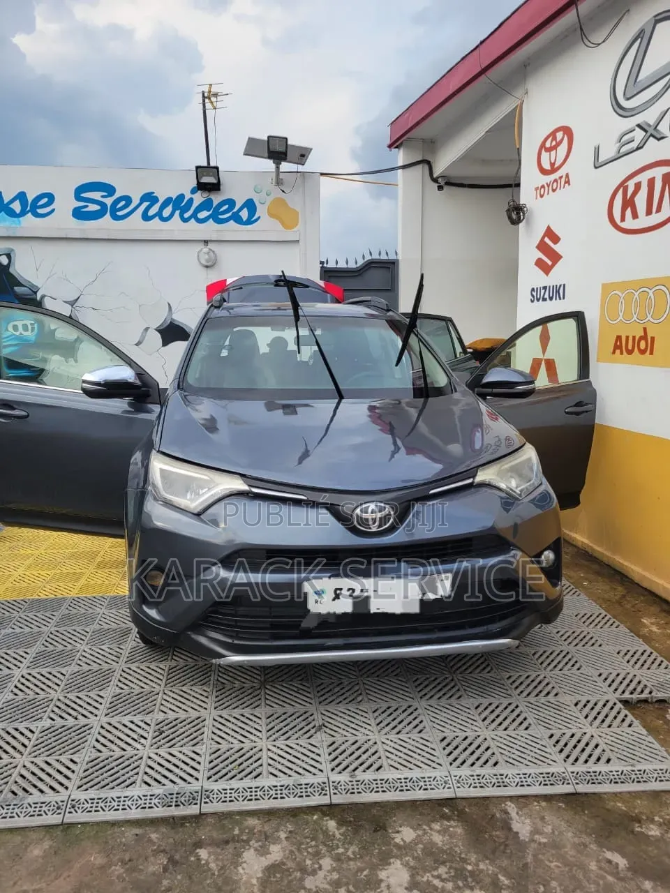Toyota RAV4 2020 Gris