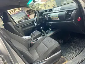 Toyota Hilux Revo Double Cab Deisel 2.4 AWD 2022 Gris