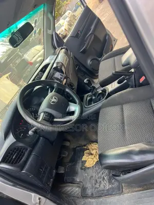 Toyota Hilux Revo Double Cab Deisel 2.4 AWD 2022 Gris