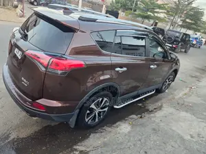 Toyota RAV4 2017 Marron