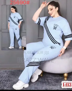 Ensemble Sweat-Shirt Et Pantalon Bleu Ciel Pour Femme