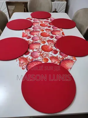 Sets De Table Avec Housse Changeable.