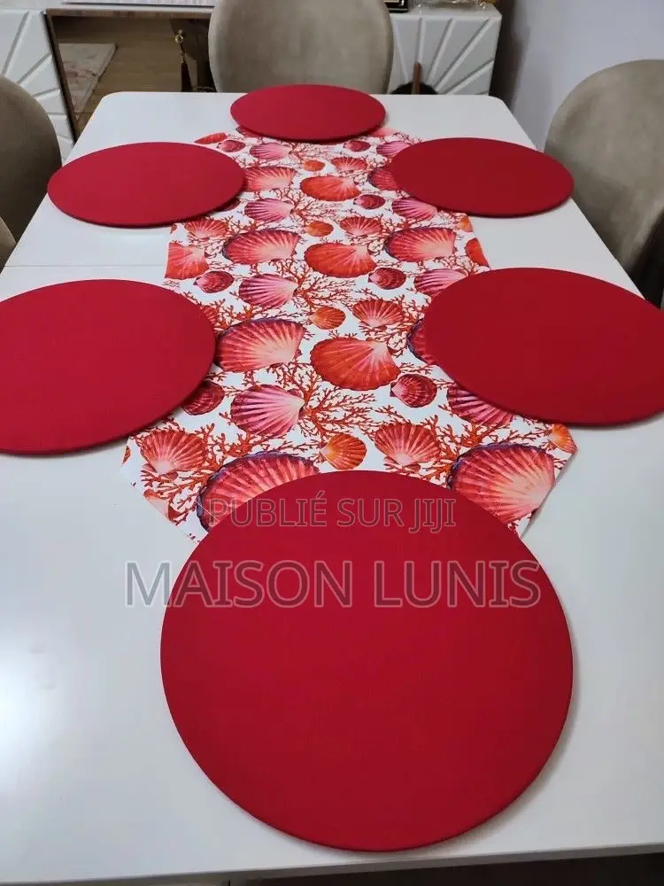 Sets De Table Avec Housse Changeable.