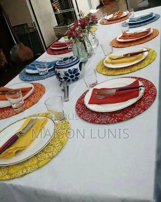 Sets De Table Avec Housse Changeable.