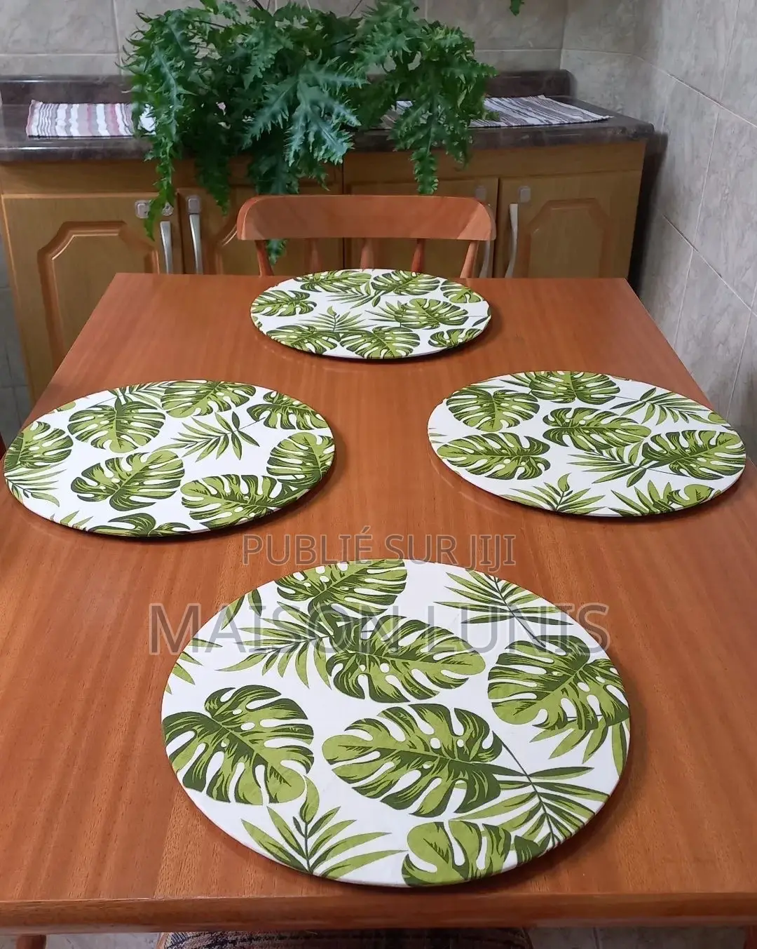 Sets De Table Avec Housse Changeable.