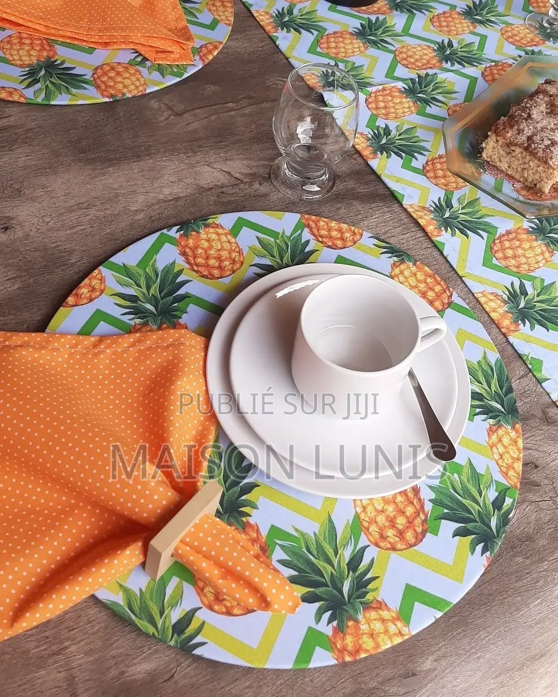 Sets De Table Avec Housse Changeable.