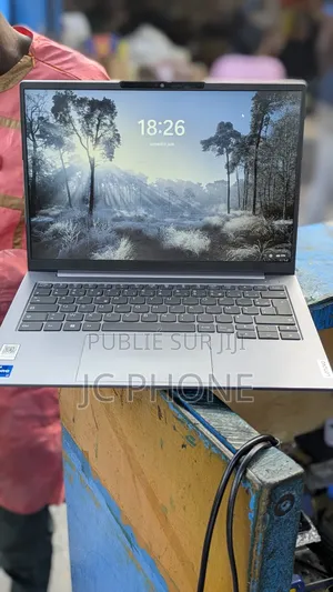 Nouveau Lenovo ThinkBook 13 8GB Intel Core 7 SSD 512GB