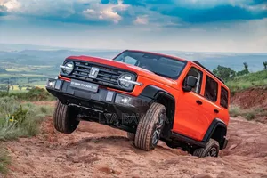 Nouveau Voiture 2025 Orange
