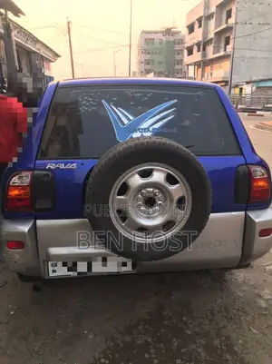 Toyota RAV4 Base 4x4 1999 Bleu