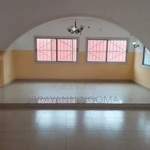 3chbre Villa dans Brayann Ngoma, Loandjili à Vendre