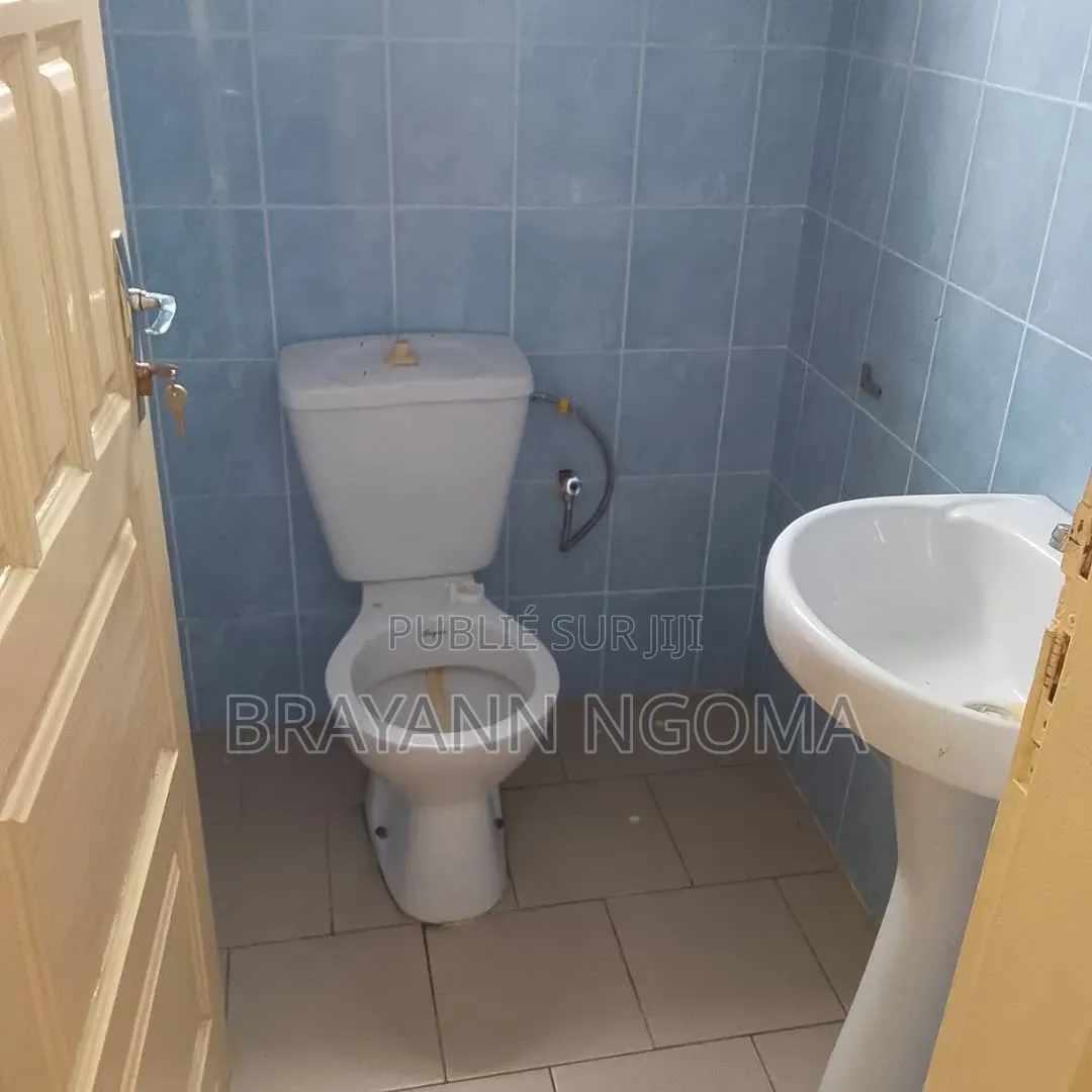 3chbre Villa dans Brayann Ngoma, Loandjili à Vendre