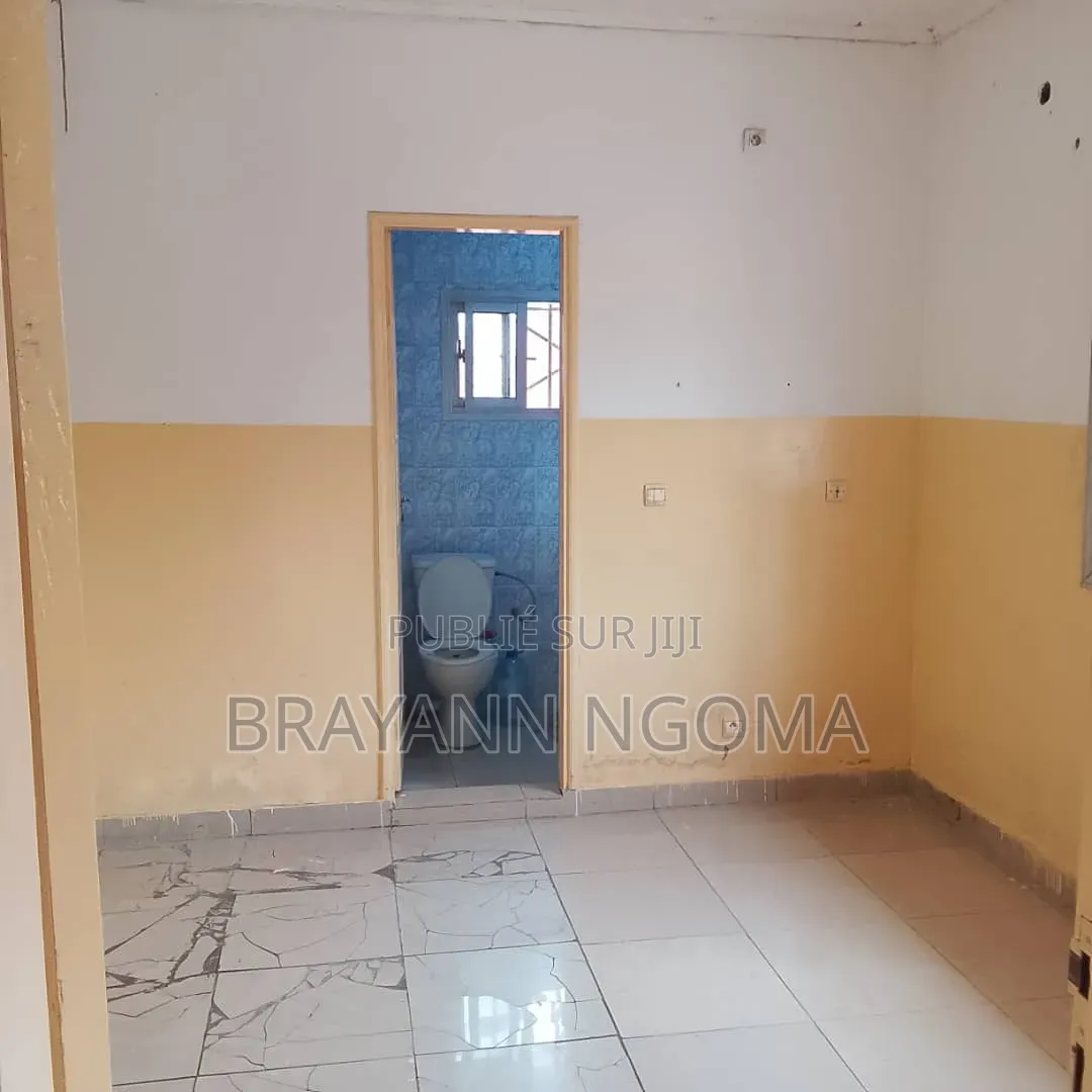 3chbre Villa dans Brayann Ngoma, Loandjili à Vendre