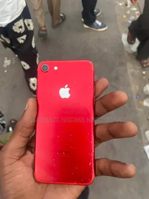 Apple iPhone 7 32 GB Rouge