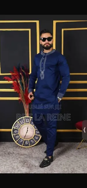Tunique Pour Des Hommes Caviars
