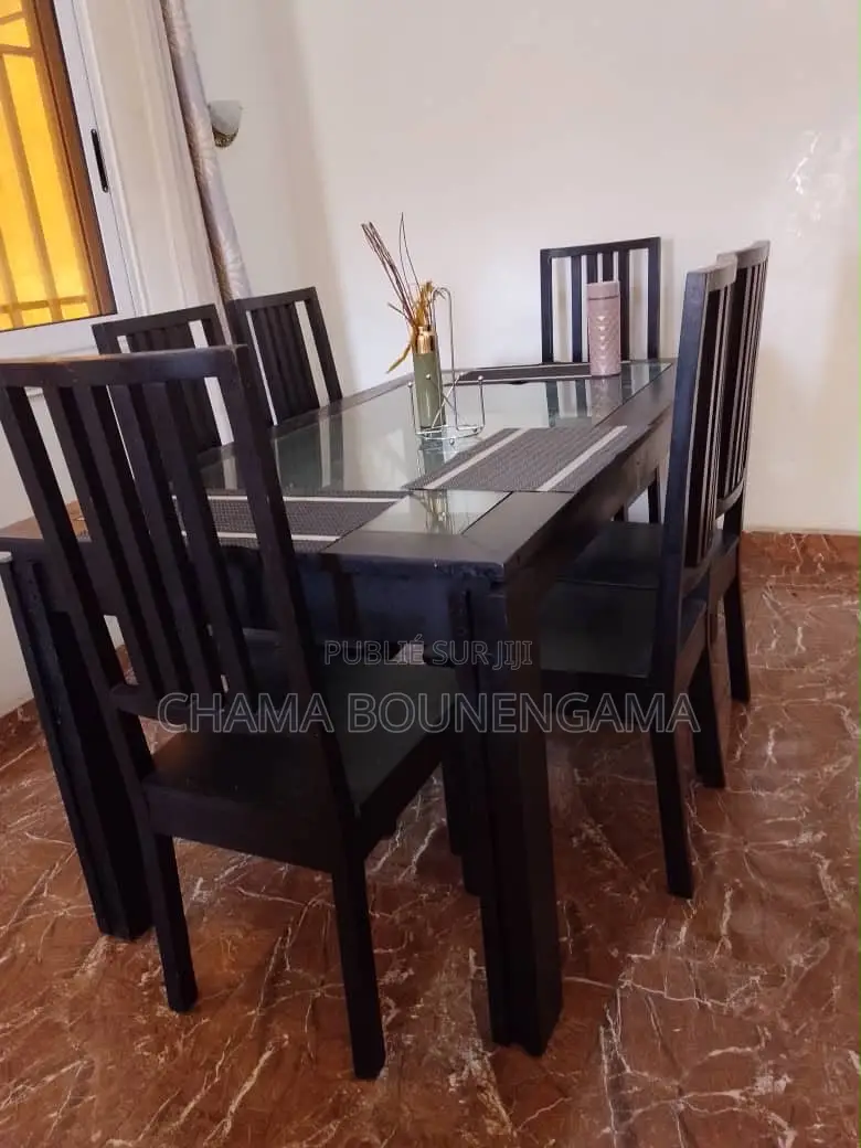 Table À Manger