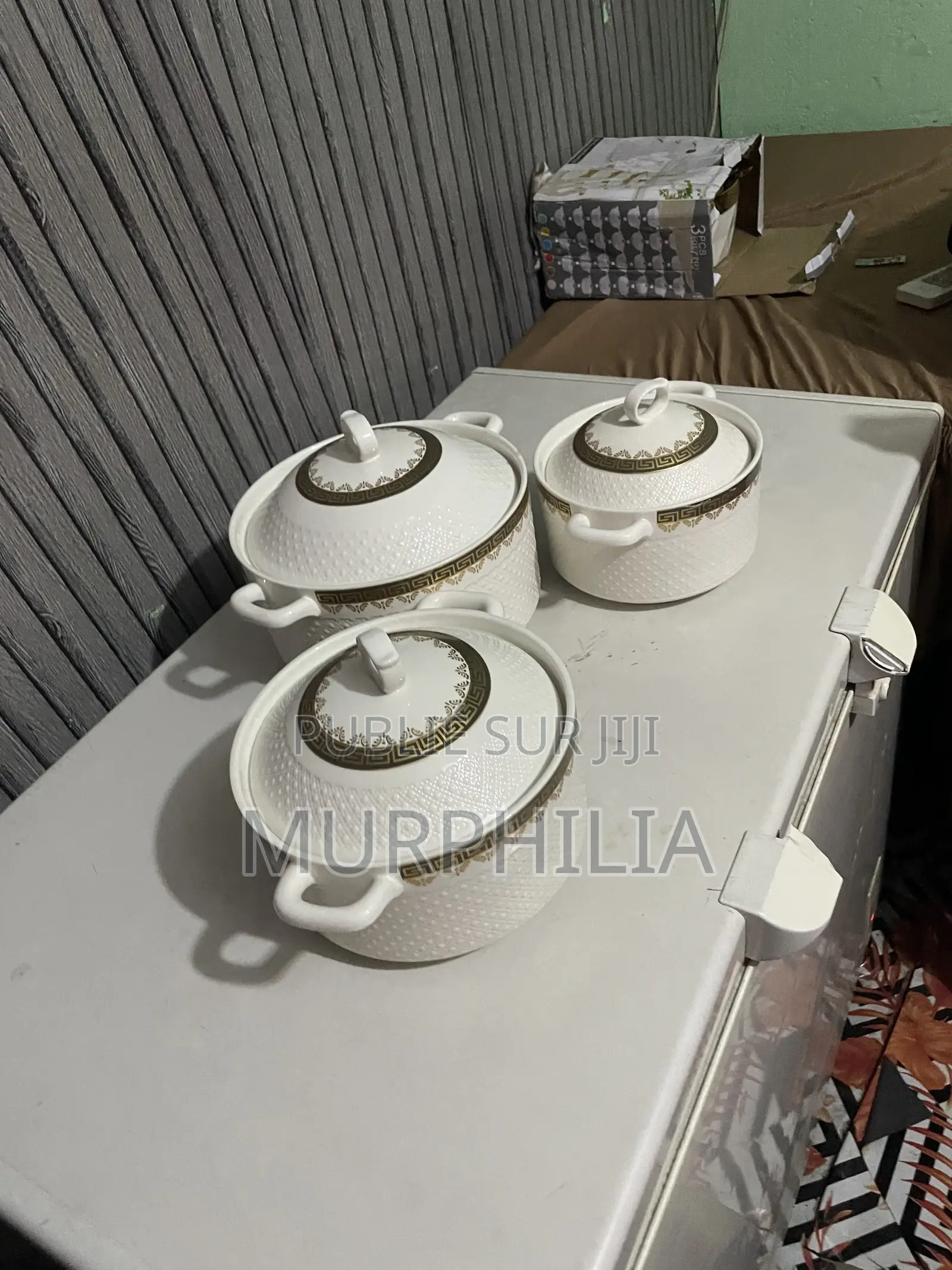 Lot De 3 Soupières Design or Blanc – Neuf