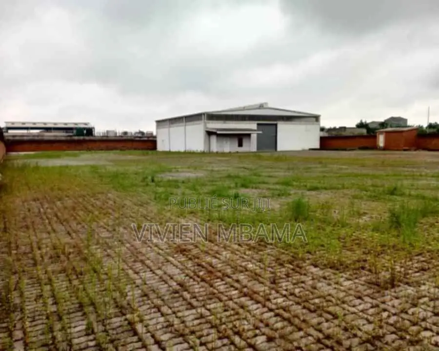 Domaine De 24 Parcelles Jumelees