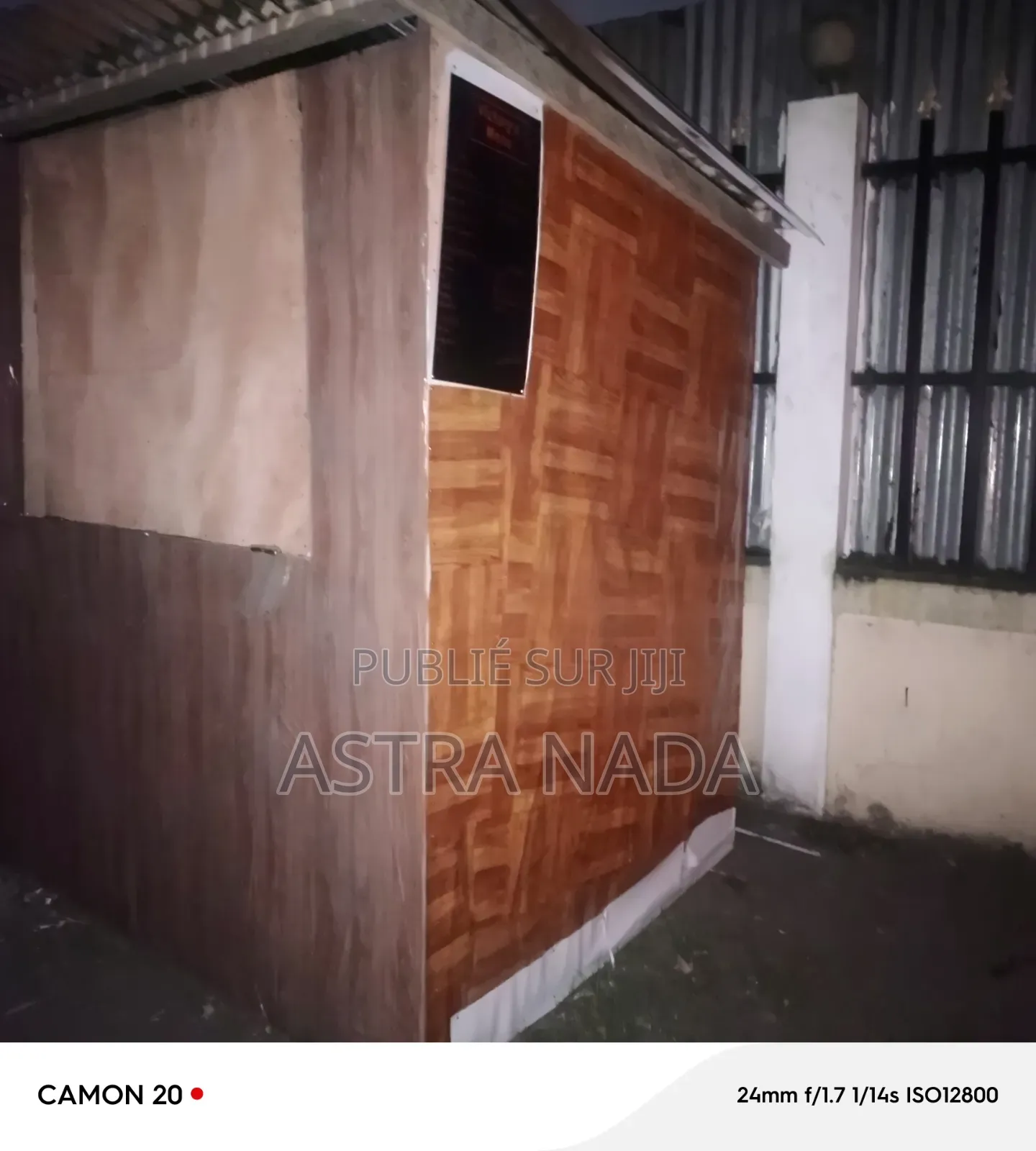 Meublé 1chbre Bungalow dans Kiosque, Ouenzé à Louer