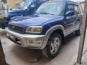 Toyota RAV4 2019 Bleu