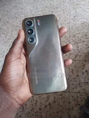 Nouveau Tecno Camon 40 128 GB Gris