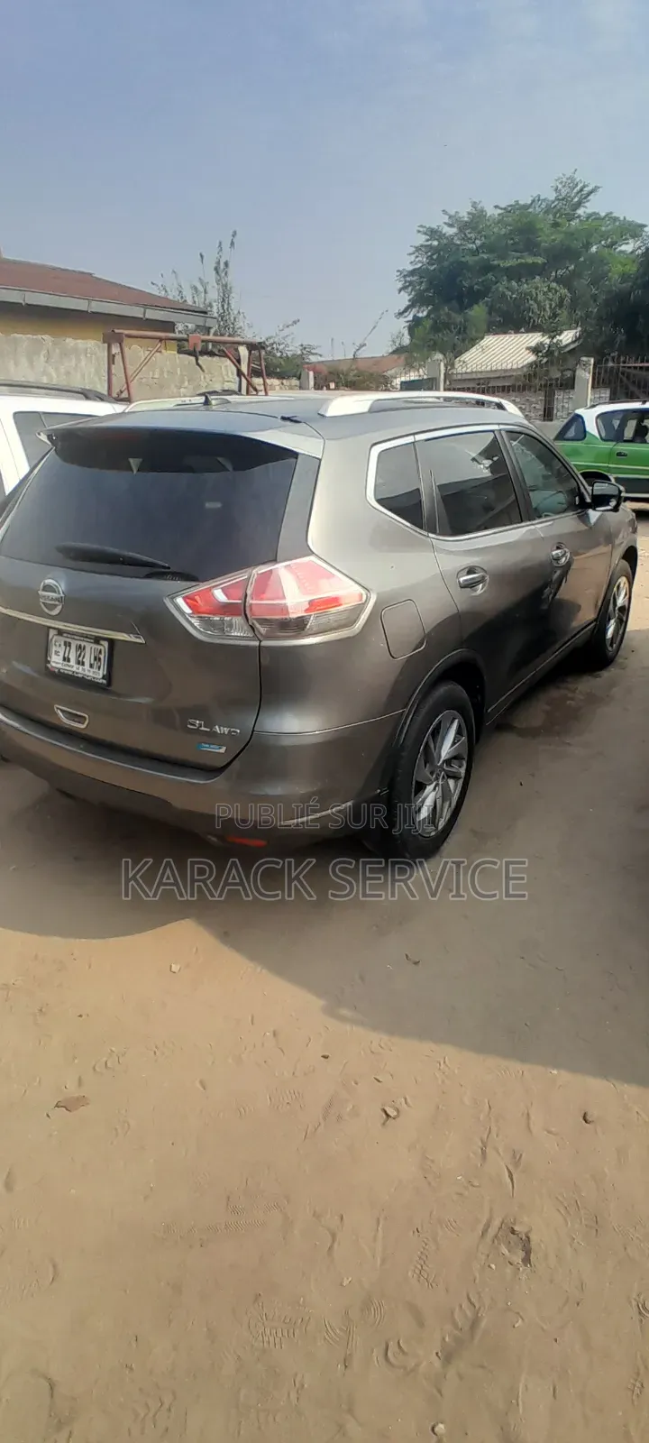 Nissan 1400 2022 Gris