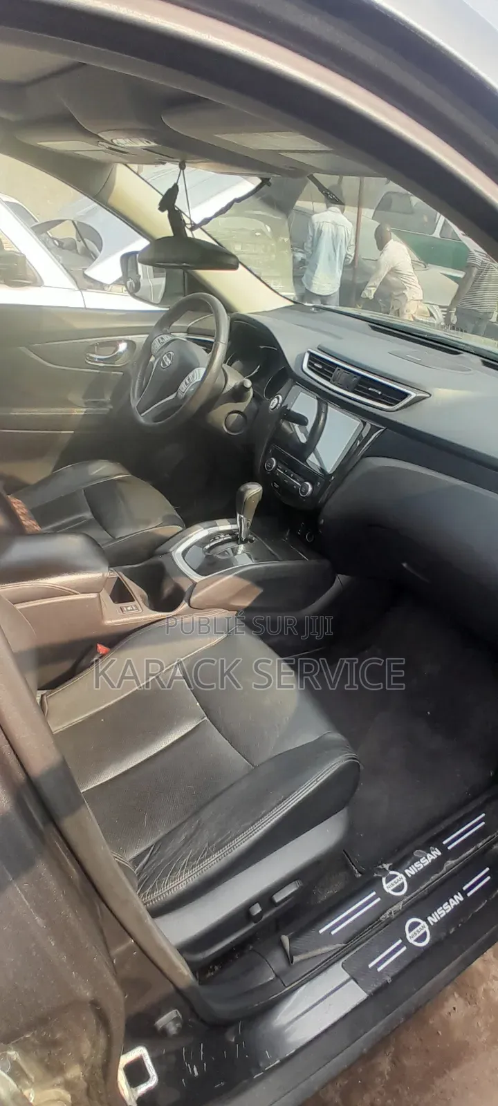 Nissan 1400 2022 Gris