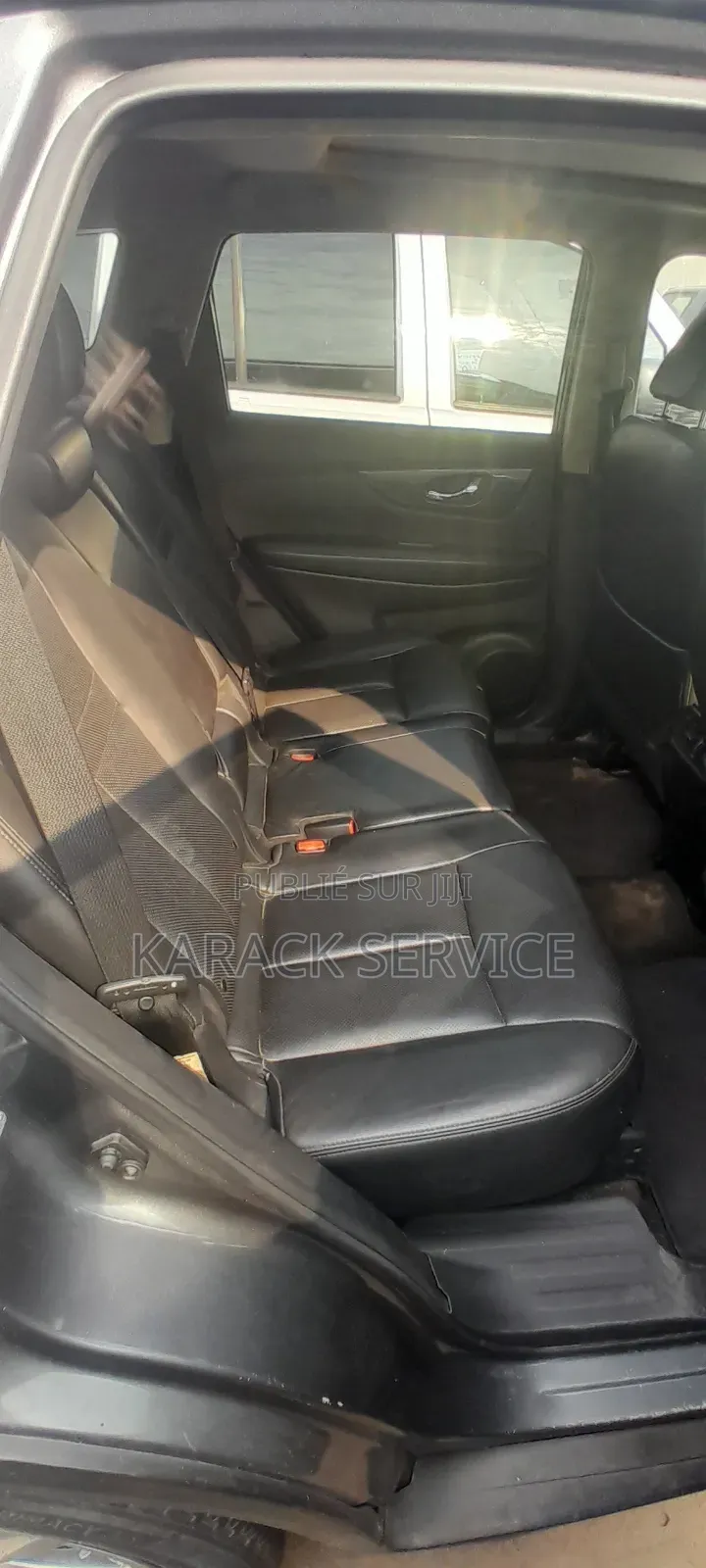 Nissan 1400 2022 Gris