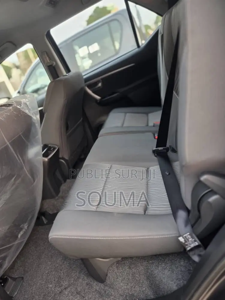 Nouveau Toyota Fortuner 2025 Vert