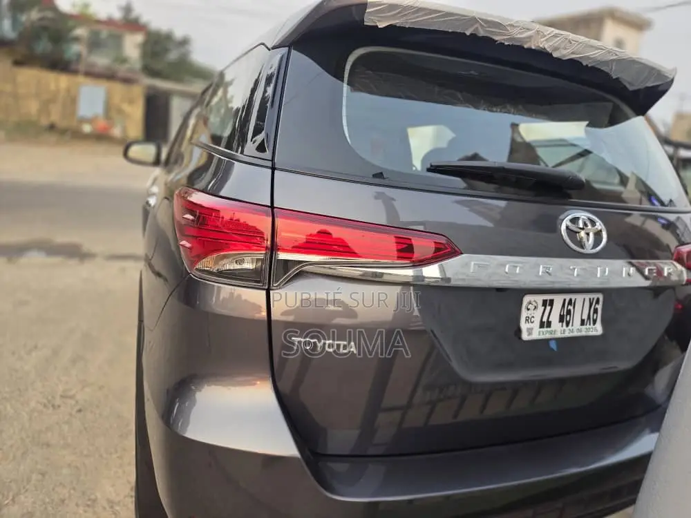 Nouveau Toyota Fortuner 2025 Vert