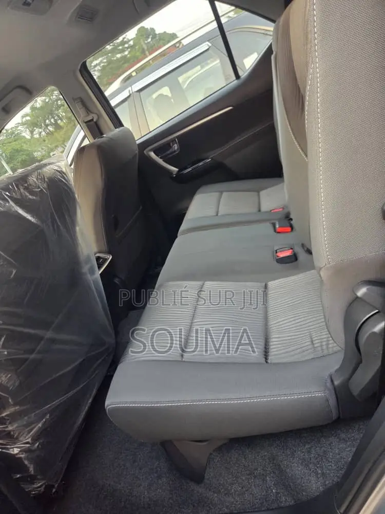 Nouveau Toyota Fortuner 2025 Vert