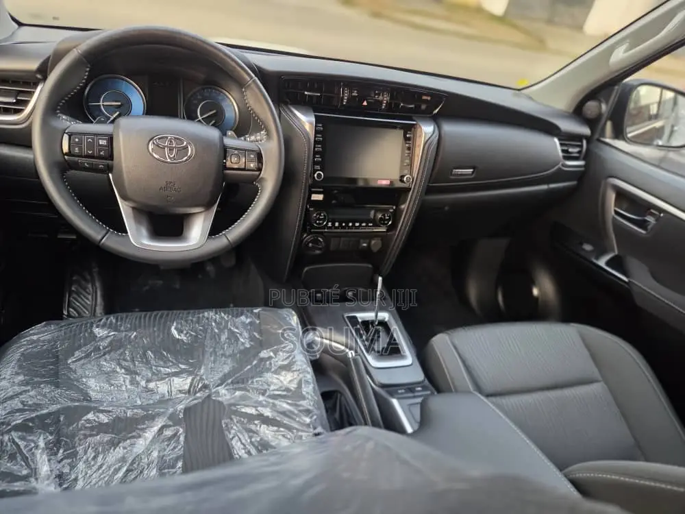 Nouveau Toyota Fortuner 2025 Vert