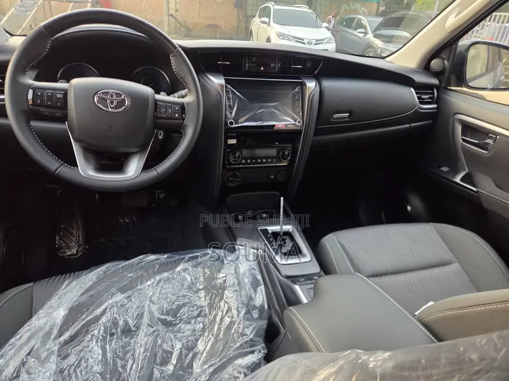 Nouveau Toyota Fortuner 2025 Vert
