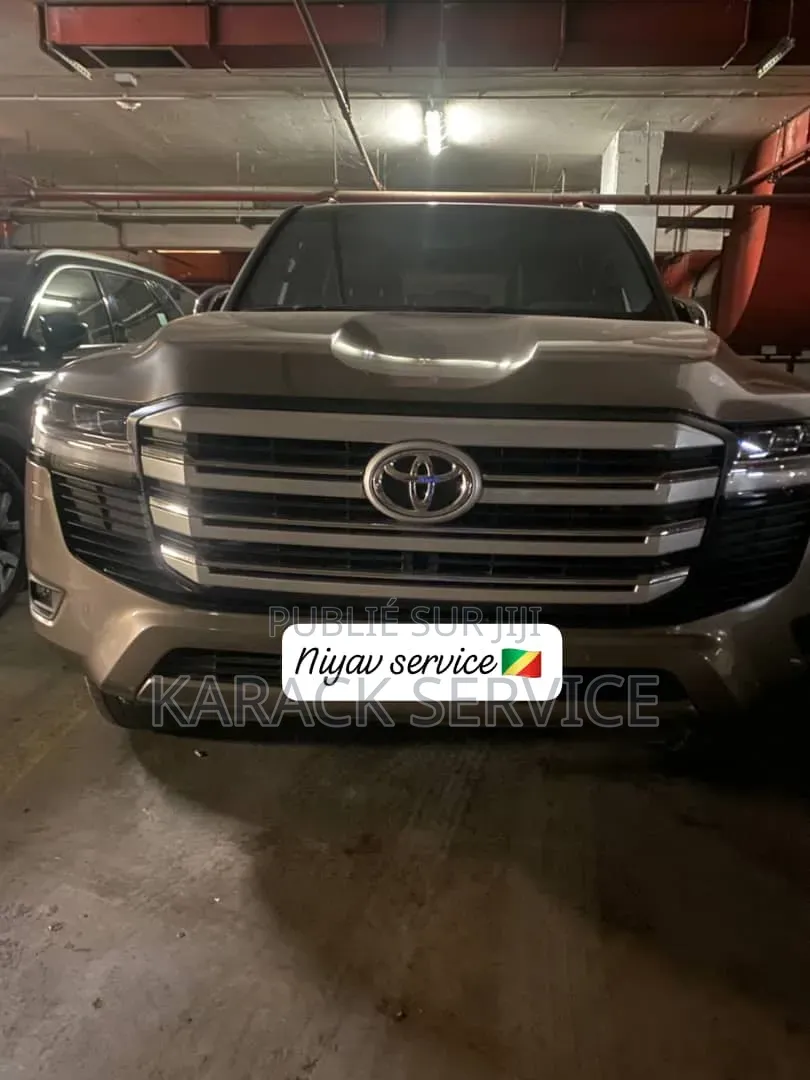 Toyota Land Cruiser 2023 Gris