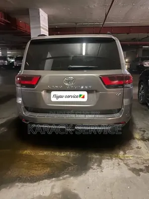 Toyota Land Cruiser 2023 Gris