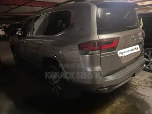 Toyota Land Cruiser 2023 Gris