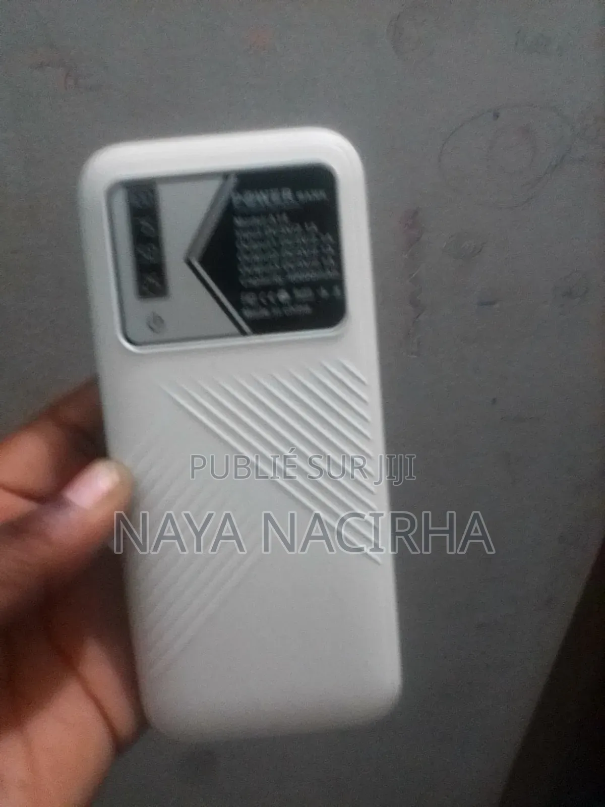 Je Vends Un Onduleur Avec Chargeur À 3000f