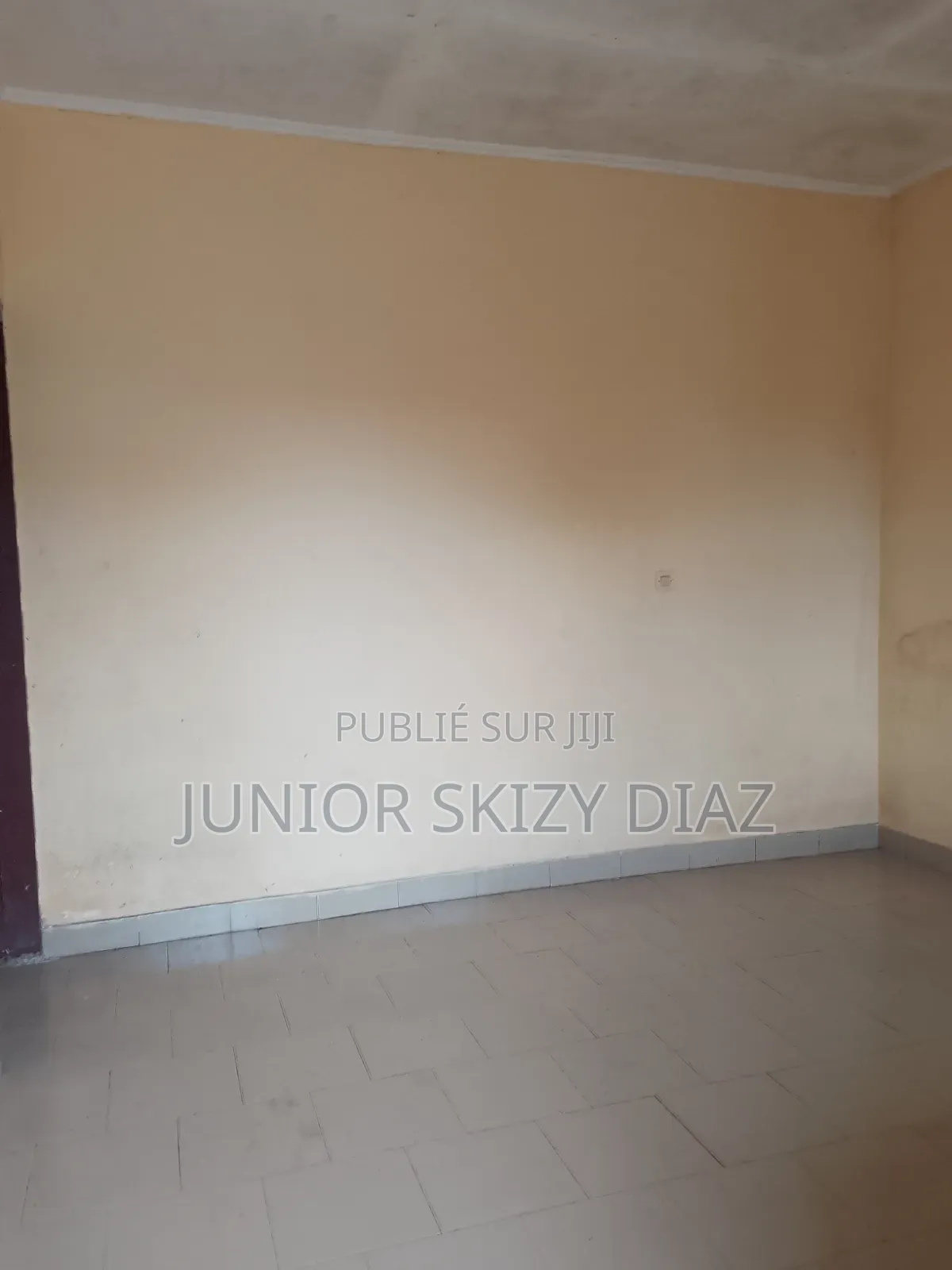 1chbre Studio dans Diaz Immo, Mongo-Mpoukou à Louer