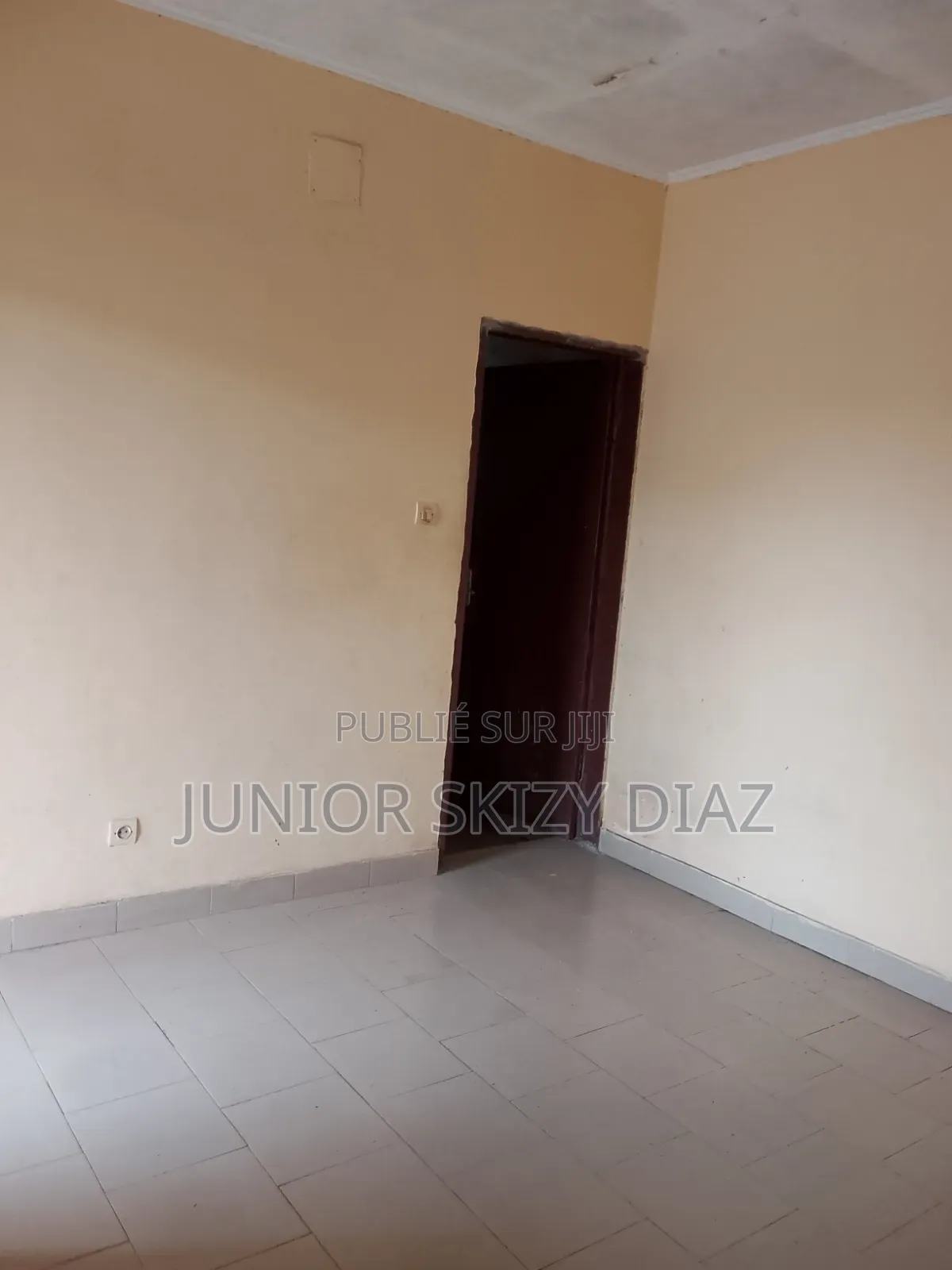 1chbre Studio dans Diaz Immo, Mongo-Mpoukou à Louer