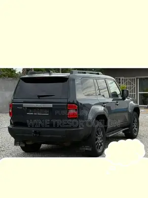 Toyota Land Cruiser LC300 2025 Noir